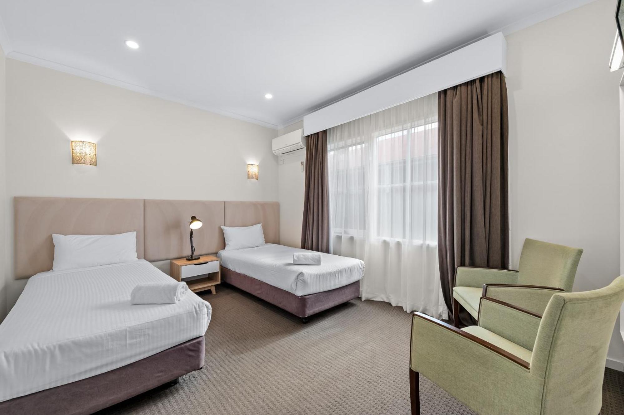 Rowville International Hotel Luaran gambar