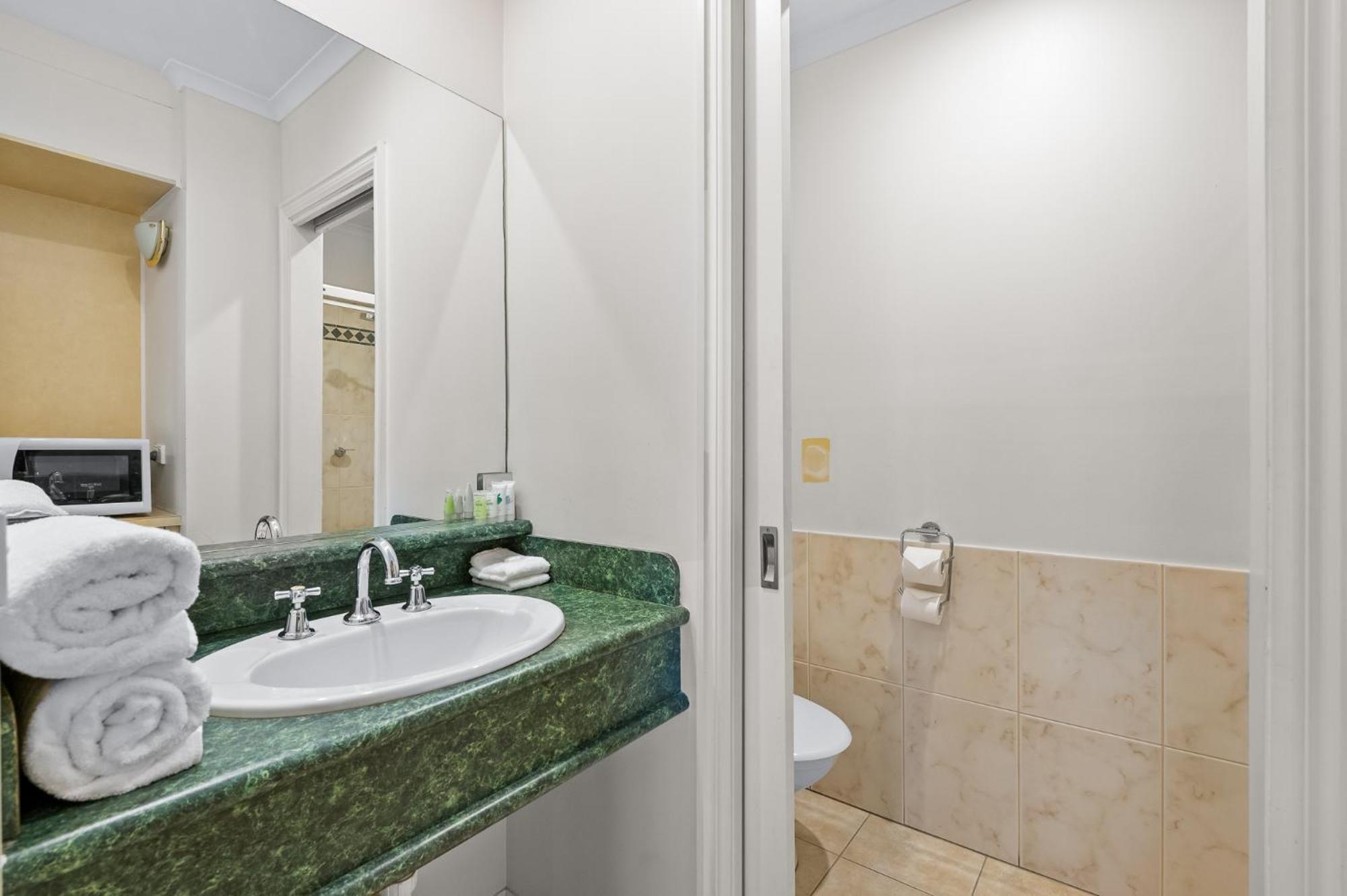 Rowville International Hotel Luaran gambar
