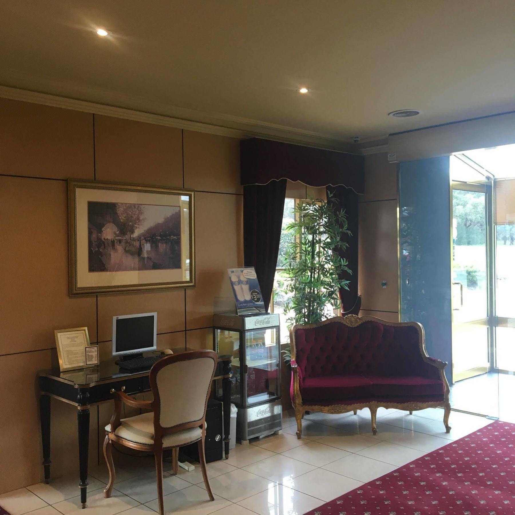 Rowville International Hotel Luaran gambar