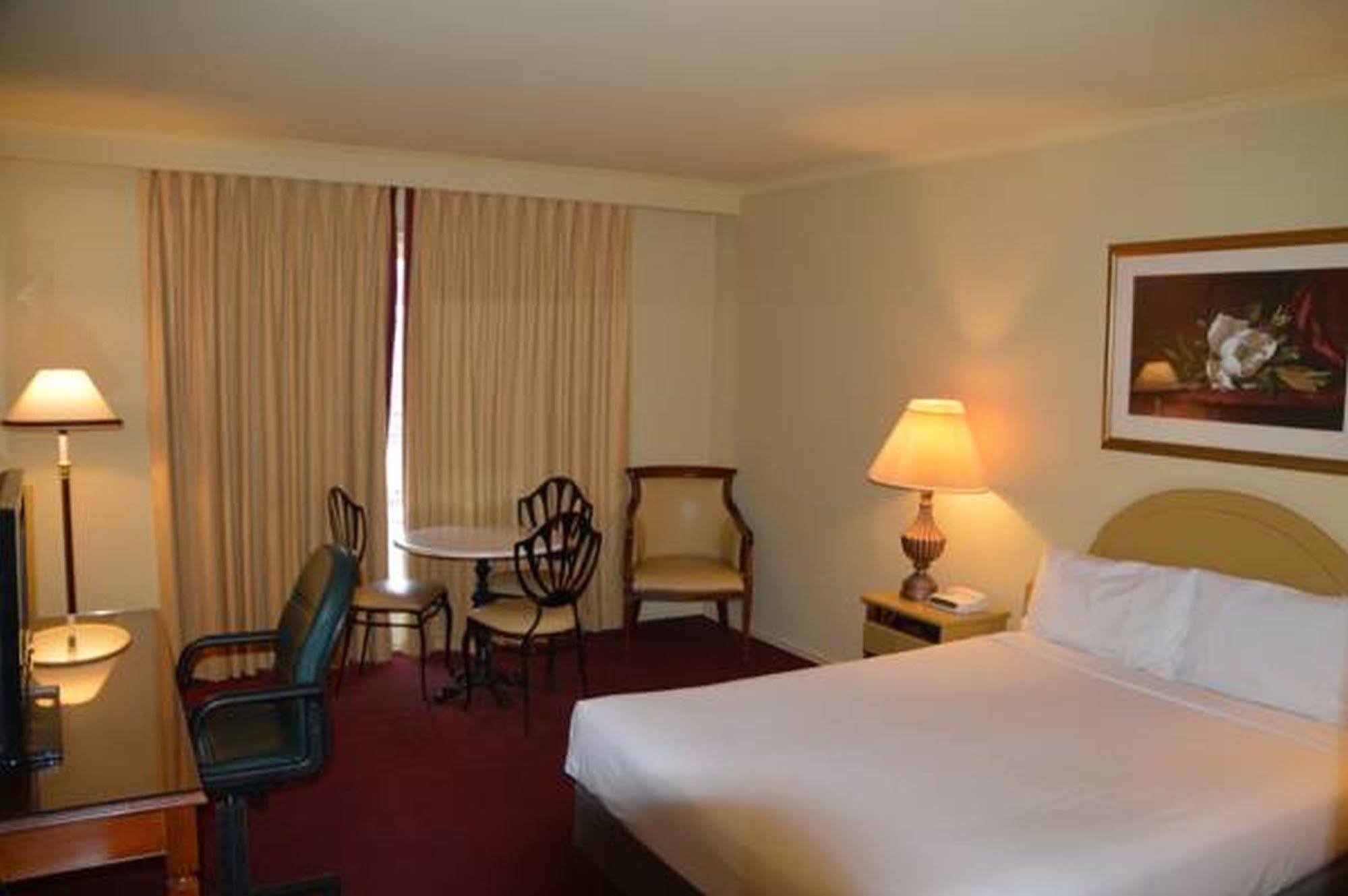 Rowville International Hotel Luaran gambar